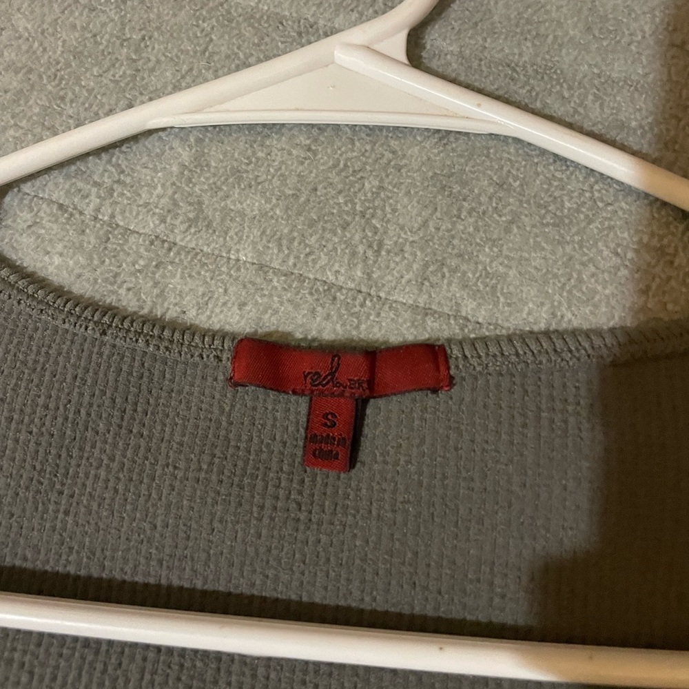 Gray Ribbed Long Sleeve Top - Picture 4 of 5